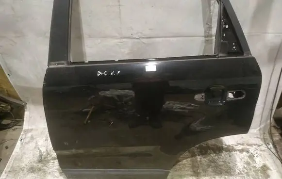 KIA Sorento Rear door JUODOS