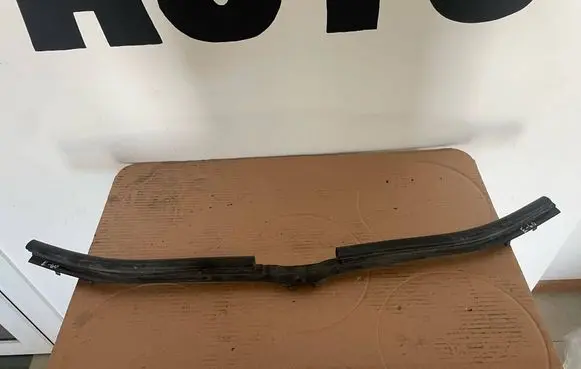 BMW 5 E60 E61 Top upper radiator support slam panel 51117063835 7063835