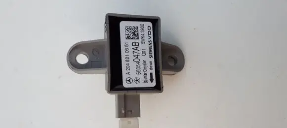 Chrysler Town & Country V Airbag deployment crash/impact sensor 56054047AB A2048210651 047AB