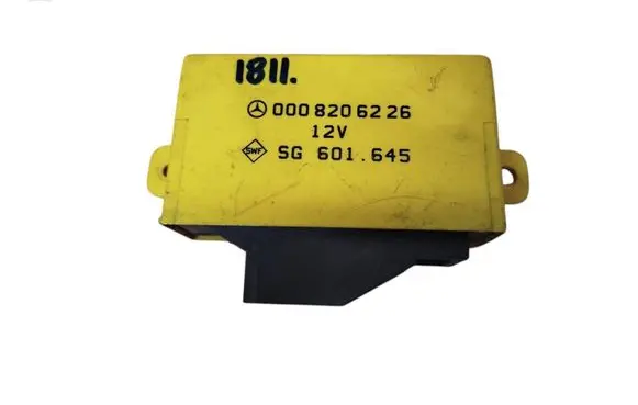 Mercedes-Benz E W124 Seat control module 0008206226