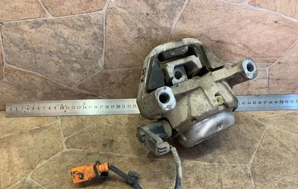 Audi A8 S8 D4 4H Engine mount bracket MP5295