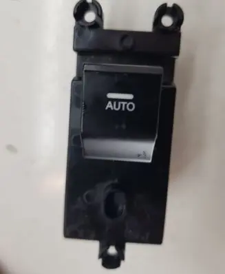 Hyundai i40 Electric window control switch 39R5101310 935803Z050