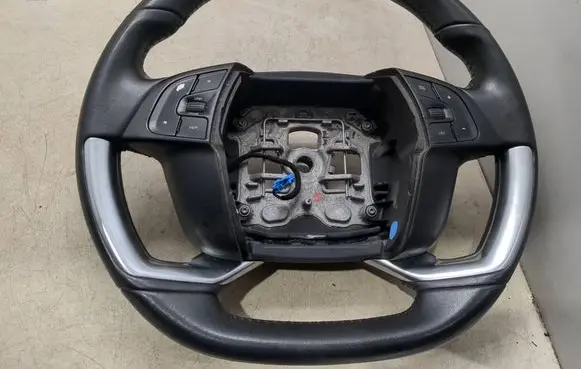 Citroen C4 II Steering wheel 86758803 98096592zd