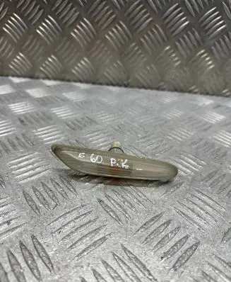 BMW 5 E60 E61 Front fender indicator light 7165741
