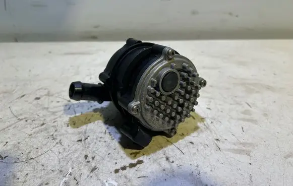 Volvo XC40 Electric auxiliary coolant/water pump 32222737 8888894262 210458