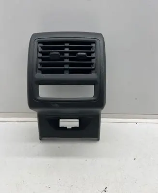 Volkswagen Golf VIII Rear air vent grill 5H0864298A 5H08192039B9
