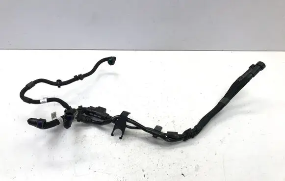 BMW 2 Active Tourer U06 Fuel line pipe 8472033 8472035 8473684