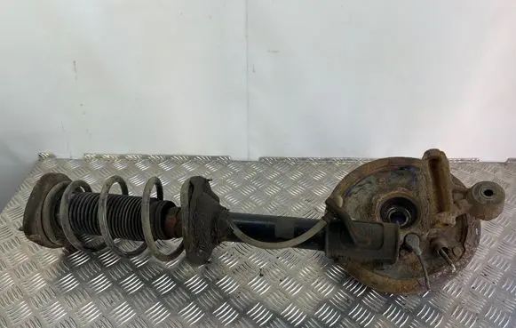 Subaru Impreza II Rear wheel hub spindle/knuckle 