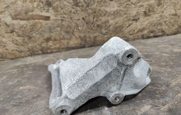 Suzuki SX4 S-Cross Gearbox mounting bracket