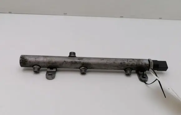 Mercedes-Benz E W211 Fuel main line pipe A6420700695 0281002504 0601000292