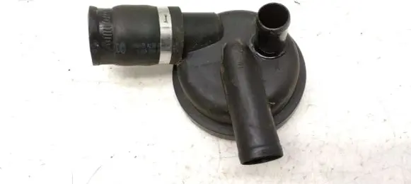 Audi 80 90 S2 B4 Breather valve 028129101 3911170949