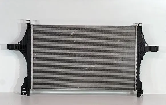 Volvo XC40 Coolant radiator P32339782