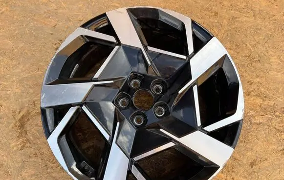 R20 alloy rim