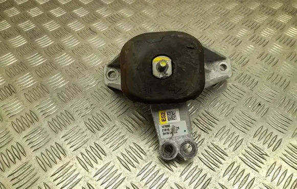 KIA Sportage Engine mount bracket 21810P