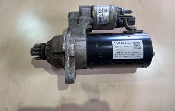 Volkswagen Crafter Starter motor 02M911021A