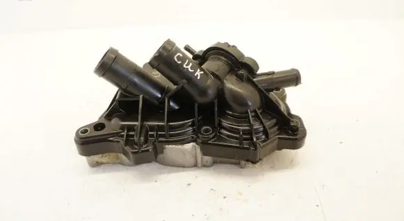 Volkswagen PASSAT B8 Water pump 04E121042M