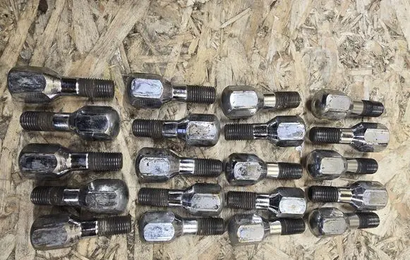 Maserati Coupe Nuts/bolts 