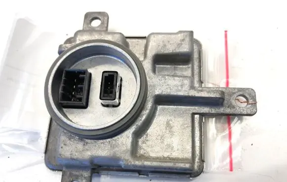 Volkswagen Touareg II Voltage converter/converter module 8K0941597E