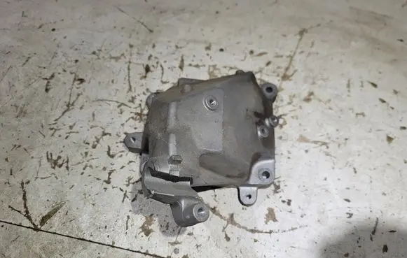 Mercedes-Benz GL X166 Engine mounting bracket A2762233904