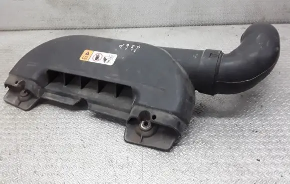 KIA Ceed Air intake duct part 282121H000