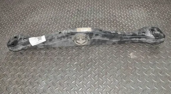 Gearbox mounting bracket