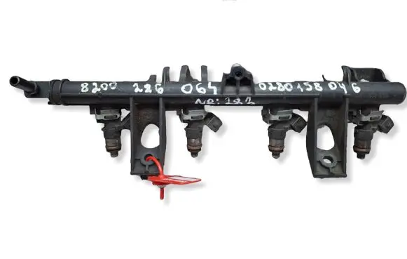 Renault Clio III Fuel injector S27635283 0280158046 8200286064