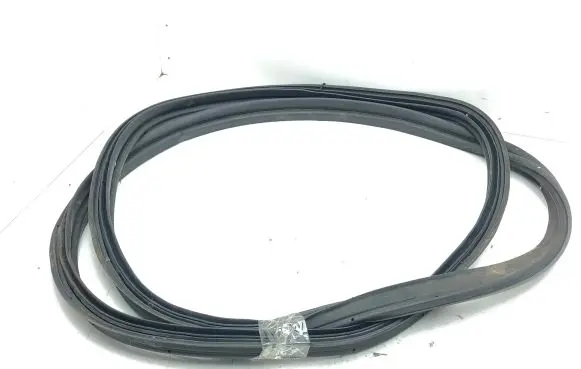 KIA Sportage Loading door rubber seal (on body) 