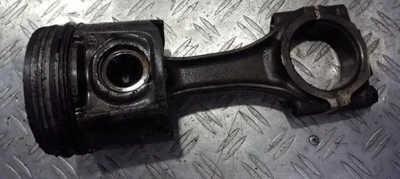 Iveco Daily 40.8 Piston with connecting rod