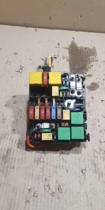 Peugeot 308 Fuse box set 9804848580