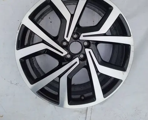 Volkswagen Polo VI R18 alloy rim 2G060125AC
