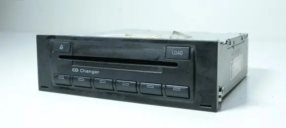 Audi A4 S4 B7 8E 8H CD/DVD changer 8E0035111D