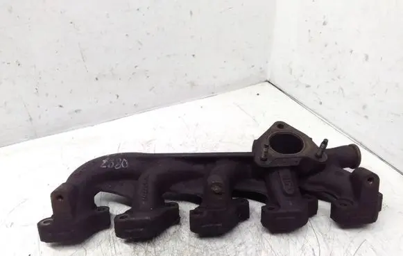 Volvo V70 Exhaust manifold 30637797