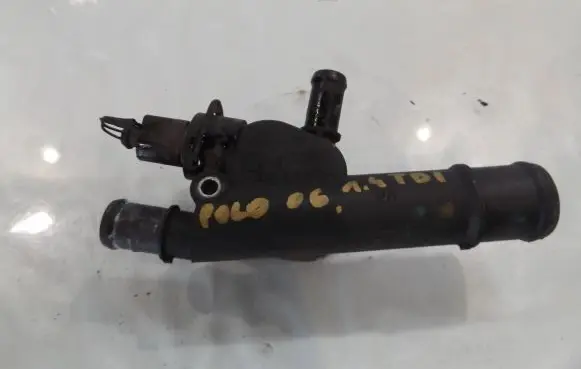 Volkswagen Polo Thermostat housing 
