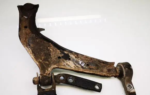 Nissan Primera Front lower control arm/wishbone