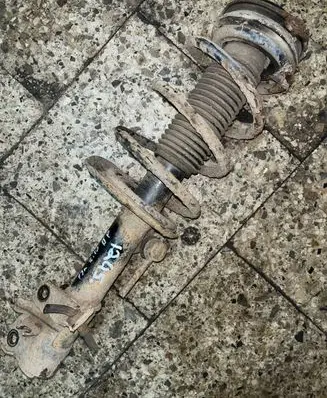 Nissan X-Trail T31 Front shock absorber/damper