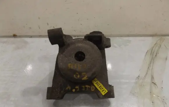 Fiat Stilo Engine mounting bracket