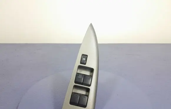 Nissan Note (E11) Electric window control switch 254019U10A