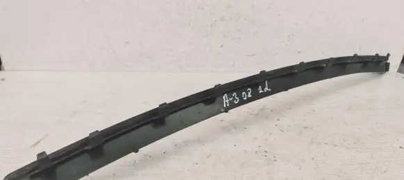 Rear bumper trim bar molding