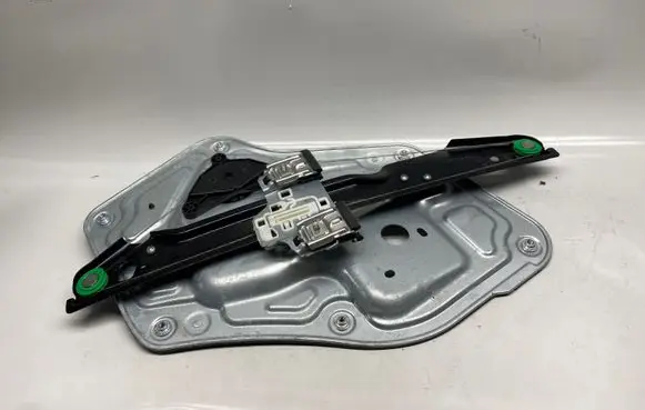 Skoda Yeti (5L) Front door window regulator with motor