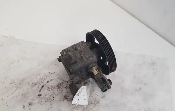 Mazda 626 Power steering pump 79194123