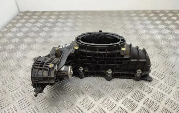 Mercedes-Benz CLA C117 X117 W117 Intake manifold A6510905737