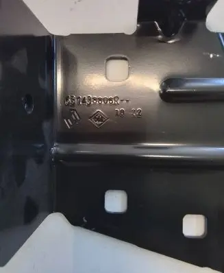 Renault Master III Fender mounting bracket 631438806R