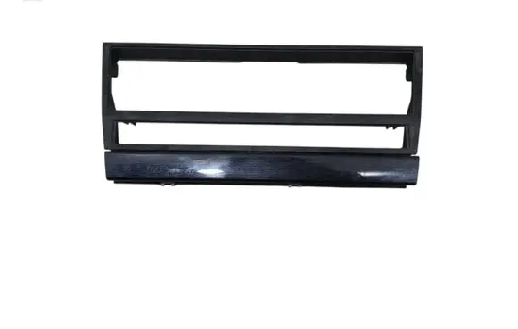BMW 5 E39 Radio/GPS head unit trim 8247302