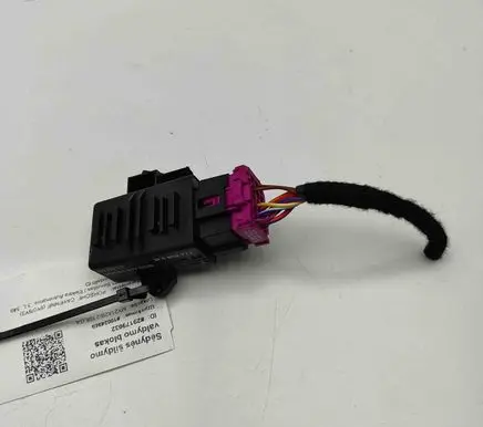 Porsche Cayenne (9Y0 9Y3) Seat heating relay 3F0959772