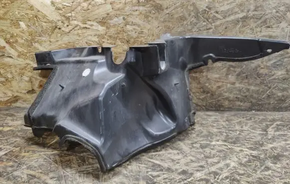 Jaguar XJL Other engine bay part AW93017D22BD