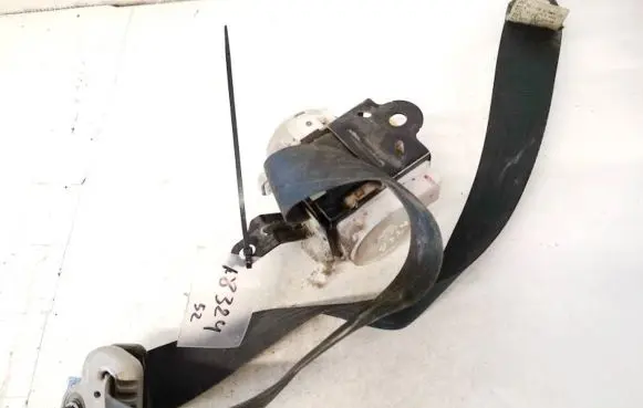 Mazda 5 Front seatbelt t89334t