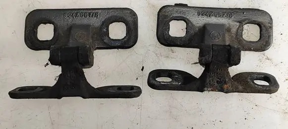 BMW X5 E53 Tailgate/trunk/boot hinge 8247667