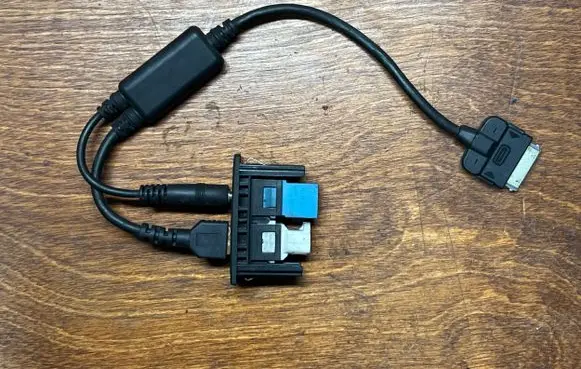 Mercedes-Benz Sprinter W906 USB socket connector A4478200087
