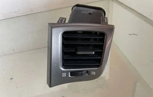 Toyota Avensis Verso Dashboard side air vent grill/cover trim 5565044080 5565044050 5568644030