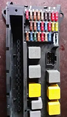 Mercedes-Benz Sprinter W906 Fuse module A9065450401